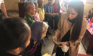 Thủy Tiên bất ngờ trở lại miền Trung, mang theo 1 tỷ tiền túi giúp bà con