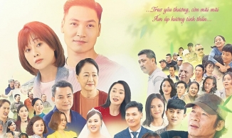 Hương vị tình thân tập cuối: Dàn diễn viên nghẹn ngào nói lời chia tay phim sau gần 1 năm gắn bó