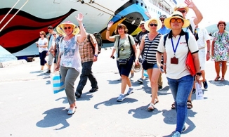 Khách du lịch quốc tế đến Việt Nam phải tự xét nghiệm 2-3 ngày/lần