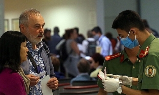 Kiến nghị người nhập cảnh vào Việt Nam được cách ly tại nhà, được phép tiếp xúc với người thân