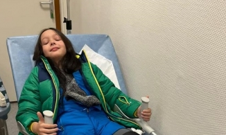 Diva Hồng Nhung bay gấp sang Pháp vì con trai bị tai nạn