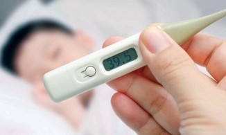 Bác sĩ bày cách cho F0 hạ sốt khi bệnh nhân có tiền sử dị ứng, không thể dùng thuốc