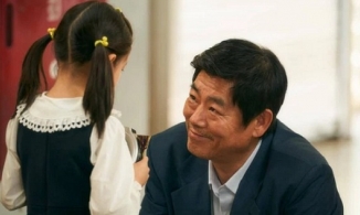 'Bố cũng là lần đầu tiên làm bố': Hành trình làm cha mẹ, đừng để lời lượng thứ không kịp nói ra