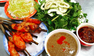 Nem lụi, món ngon mê hoặc của Cố đô Huế 