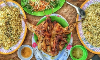 Gà đốt lá chúc, món gà ăn một lần nhớ một đời của vùng Bảy Núi An Giang