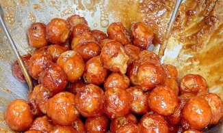 Bánh rán mật, bánh rán đường, cái thú của món ăn vặt rẻ tiền ngày mưa