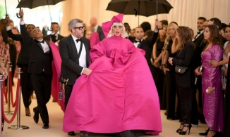 Bí mật đằng sau những bộ cánh lộng lẫy của sao Hollywood trên thảm đỏ