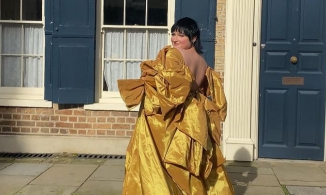 Nữ sinh Nhật Bản chọn vỉa hè làm sàn diễn thời trang của chính mình