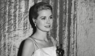 10 trang phục ấn tượng nhất tại lễ trao giải Oscar mọi thời đại