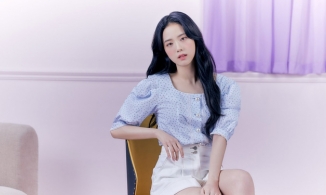 4 kiểu áo blouse mùa hè được Jisoo và các mỹ nhân Hàn tích cực lăng xê