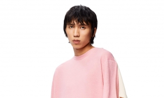 LOEWE ra mắt mẫu áo thun mới: Mua 1 được 3, giá chỉ 33 triệu liệu có 'hời'?