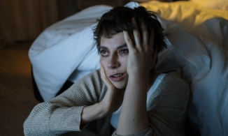 Lý do bạn mất ngủ sau nhiều ngày ở nhà và 15 loại thực phẩm cải thiện giấc ngủ