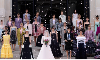 Cô dâu Chanel: Khi show diễn trở thành lễ đường, 'vedette' mặc váy cưới
