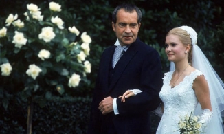 Hành trình váy cưới qua hôn lễ con gái các đời Tổng thống Mỹ