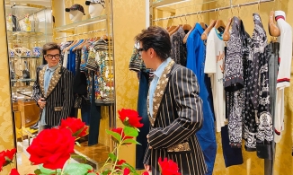 Đàm Vĩnh Hưng sở hữu căn phòng ngập tràn đồ hiệu không thua kém gì Ngọc Trinh