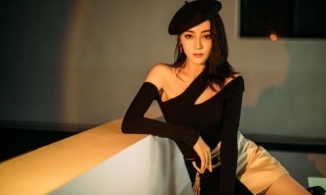 Địch Lệ Nhiệt Ba diện váy cut-out, fan thở phào nhẹ nhõm vì 'có da có thịt' hơn trước rồi