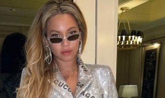 Beyoncé diện bộ cánh 'hột xoàn' hơn 700 triệu đồng, làm lu mờ Jay-Z trong tiệc sinh nhật nam rapper