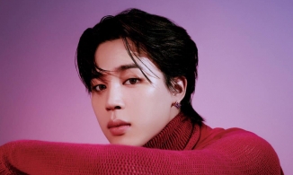 Jimin (BTS) diện trang phục của NTK quá cố Virgil Abloh trên bìa báo khai xuân 2022
