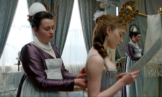 Dù nguy hiểm nhưng 9 mốt thời trang này từng rất được ưa chuộng ở phương Tây