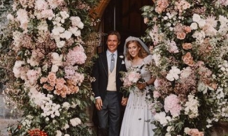 Đám cưới cổ tích: Khi công chúa mặc lại váy cũ của bà