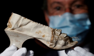 11.800 USD là giá đấu khởi điểm cho đôi giày của Nữ hoàng Marie Antoinette