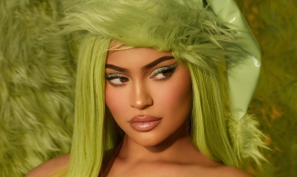 Người hâm mộ phát cuồng với bộ sưu tập Kylie Cosmetics x Grinch Holiday sắp ra mắt của nữ hoàng mỹ phẩm thế hệ mới Kylie Jenner