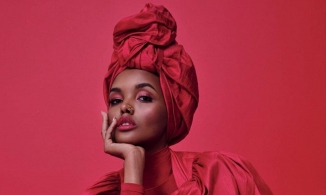 Nữ người mẫu đạo Hồi quyết định bỏ nghề vì đi ngược lại với niềm tin tôn giáo