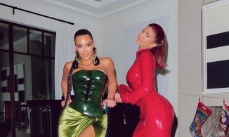 Corset concept 'người khổng lồ xanh' kì lạ của Kim Kardashian