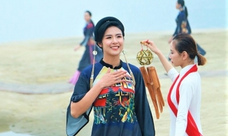Hoa hậu Ngọc Hân giới thiệu BST mới trong 'Festival Áo dài Quảng Ninh'