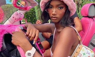 Bí quyết mặc đẹp với những món đồ biểu tượng thời trang Y2K