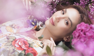 Siêu mẫu Võ Hoàng Yến chuyển hướng sang phong cách nữ tính đón Tết