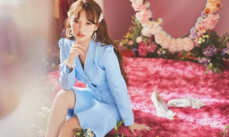 Amee cân hết mọi style từ bánh bèo đến cá tính với vòng eo con kiến 