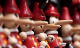 Cá tháng Tư 1/4: Điểm danh những 'cánh bướm dối gian' trong ngành làm đẹp