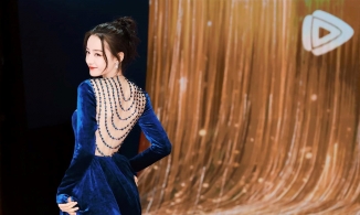 Không khoe vòng 1, bộ phận đẹp mê hồn này khiến dàn sao Hoa ngữ tỏa sáng