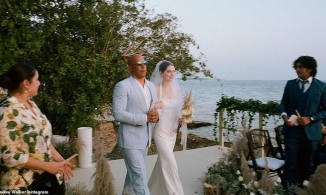 Váy cưới đã thay đổi thế nào trong hơn 100 năm qua?