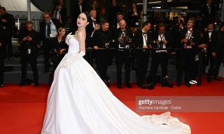 Khoảnh khắc Hương Giang mặc váy công chúa đi thảm đỏ Cannes lên thẳng Getty Images