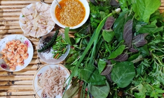 Gỏi lá, món đặc sản không thể bỏ qua khi đến thăm Kon Tum