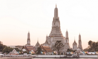 Wat Arun, ngôi chùa bình minh được lòng khách du lịch bậc nhất Bangkok