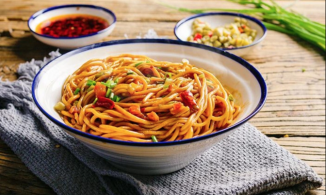 Mì khô nóng, món đặc sản đường phố quyền lực của Vũ Hán