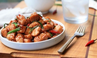 Cách làm gà kho tiêu đậm đà cho mâm cơm thêm hấp dẫn nhân ngày se lạnh