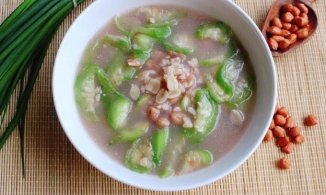 Cách nấu canh mướp nấu lạc dân dã mà đưa cơm, chỉ cần tô canh là có bữa ngon