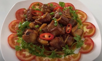 Cách làm sườn non kho gừng đậm đà, cho thực đơn mâm cơm mùa đông thêm phong phú