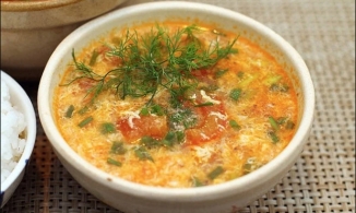 Cách nấu món canh cà chua trứng đúng điệu, ngon, nhanh và không tanh