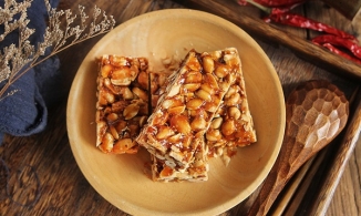 Cách làm kẹo lạc tại nhà, vừa đơn giản vừa giòn tan không kém ngoài hàng