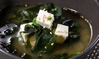 Cách nấu canh đậu phụ rong biển thanh đạm, chỉ 15 phút là có ngay món chay giàu dinh dưỡng