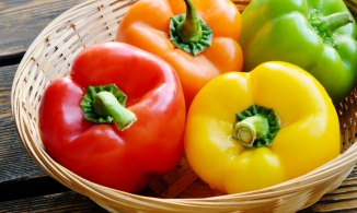 Cách chọn ớt chuông giòn đúng ý, xào thì đậm đà, ăn sống thì không hăng