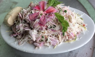 Măng đắng nộm hoa ban, món đặc sản từ hoa nổi tiếng của núi rừng Tây Bắc