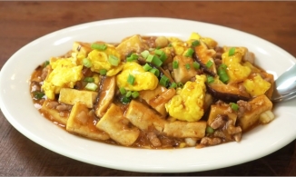 Cách làm đậu phụ xào trứng mềm béo, nguyên liệu rẻ và sẵn, hợp với những ngày cuối tháng 