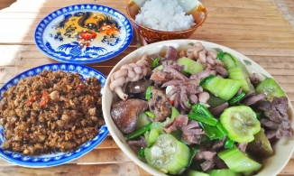 Cách làm lòng vịt xào mướp hương giòn ngon, không tanh, ăn hoài không ngán