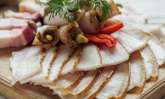 Salo, món mỡ muối nhìn thì ngấy nhưng là đặc sản ngon nức tiếng của Nga, Ukraine